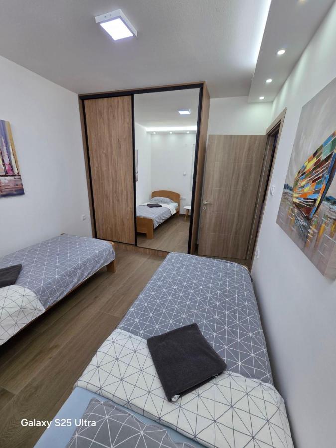 Serbian home with garden, free parking - B&B Krnjača