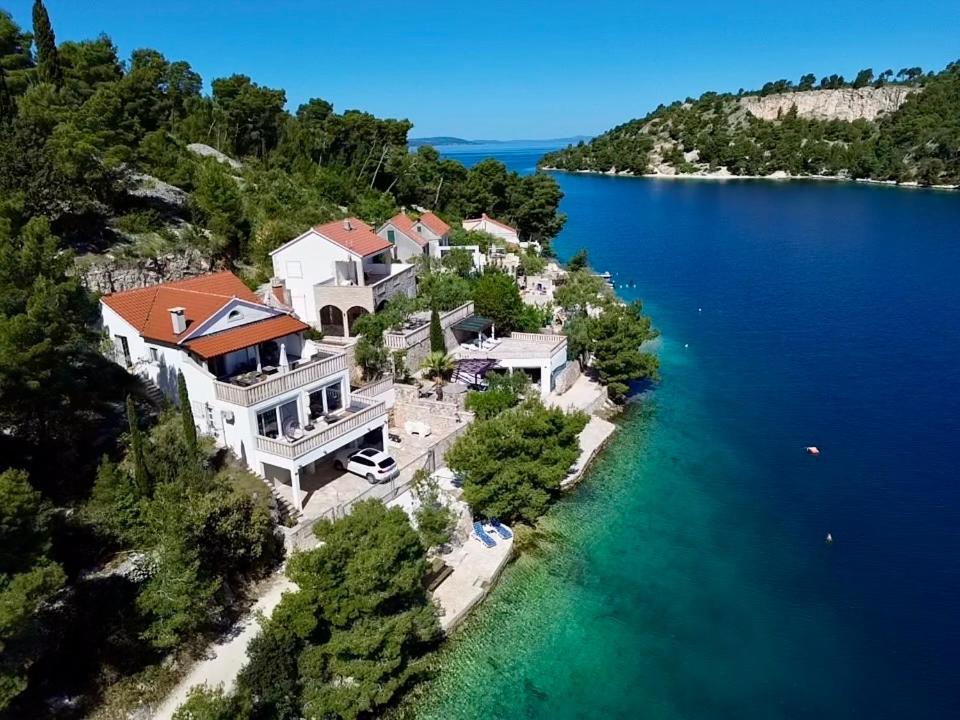 Villa Dupin Oceanfront - B&B Bobovišća na Moru