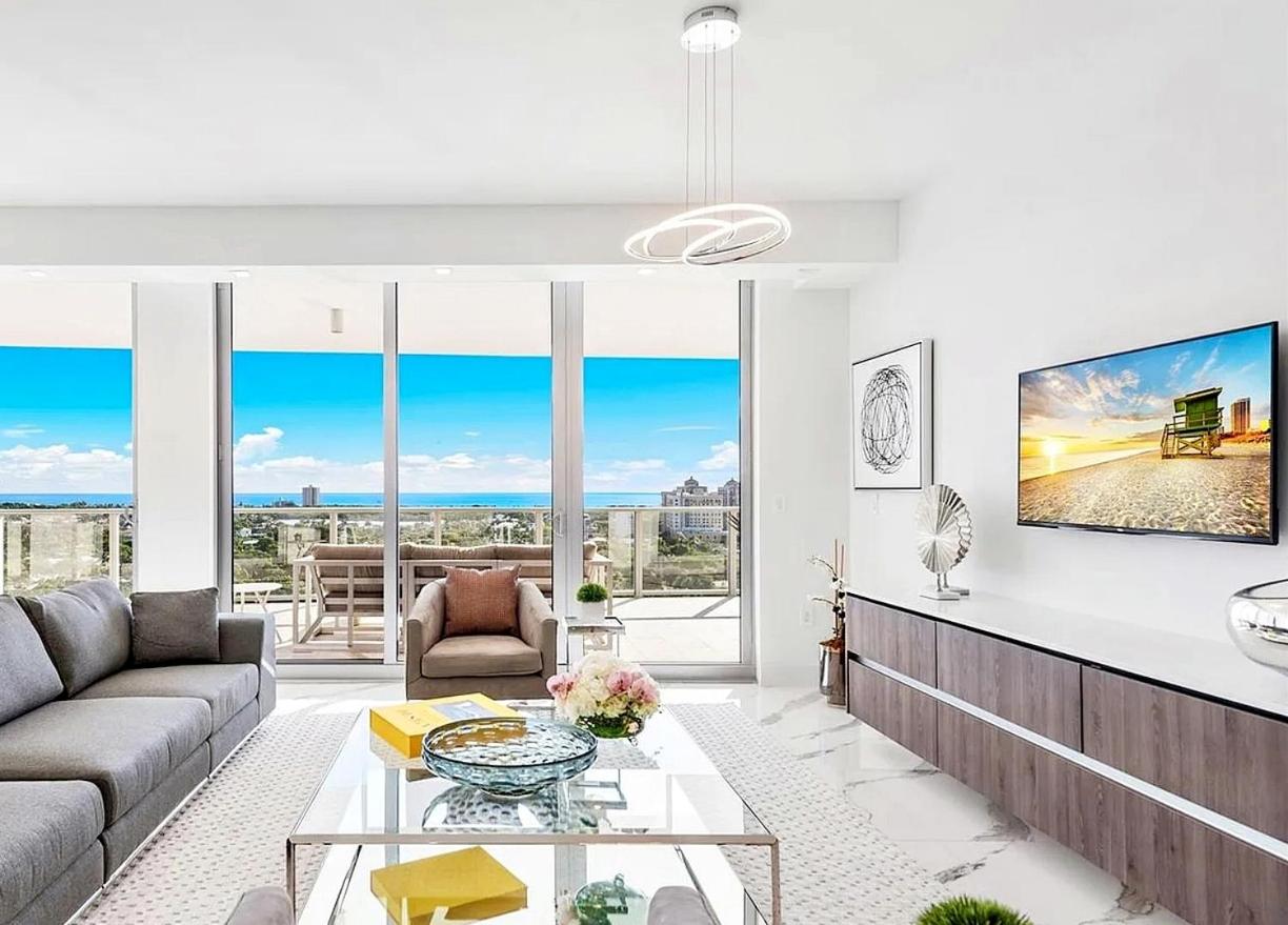 Elegant Four-Bedroom Penthouse with Ocean Views - Chambres d'hôtes Fort Lauderdale