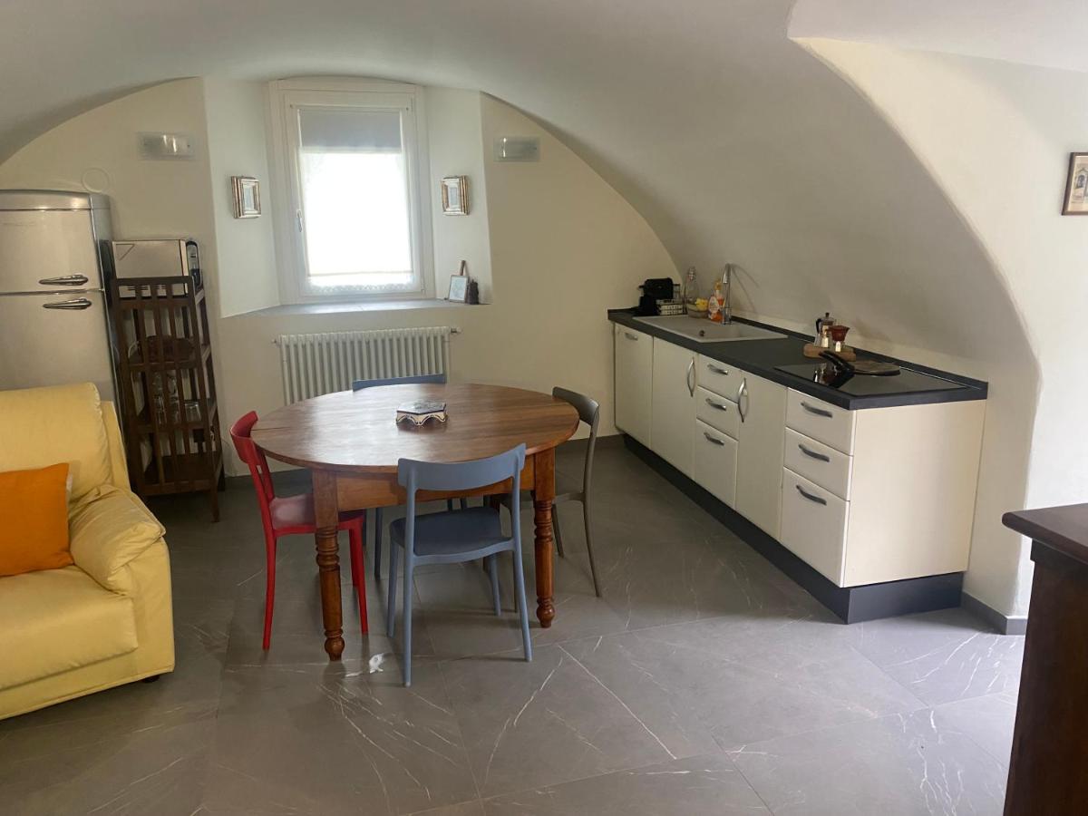 Chez Sylvie Blu - Bed and Breakfast Issogne