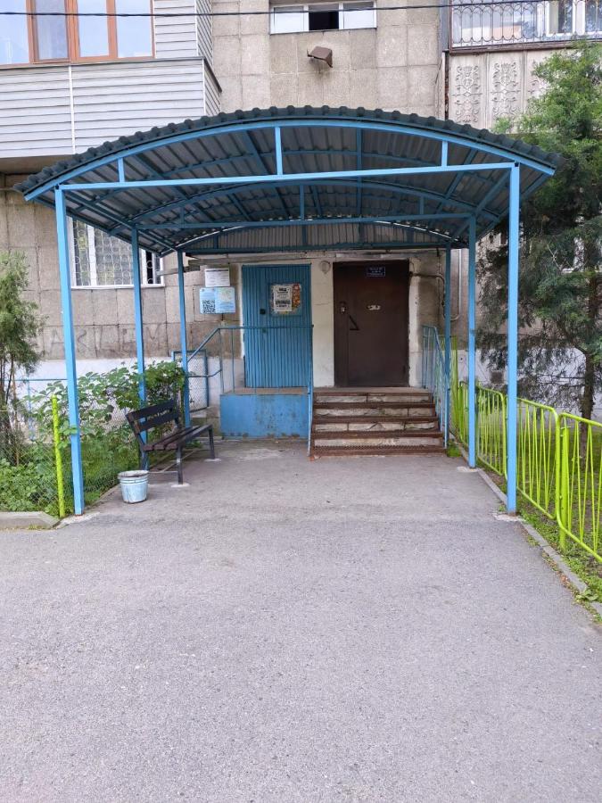 Уютная квартира возле парка ул Щербакова 20 а возле ЖД вокзала Алматы -1 - Chambres d'hôtes Almaty