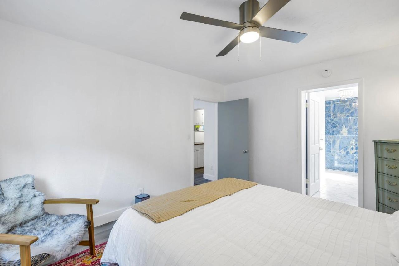 Comfy and quiet Steps to fun events downtown - B&B St. Petersburg
