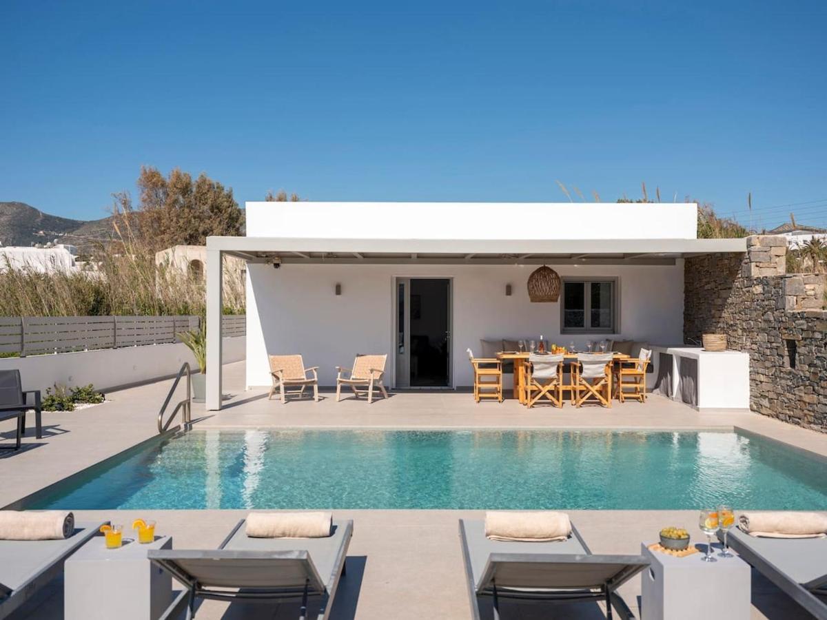 Moonshine Villa - A stone's throw from the beach - B&B Piso Livadi