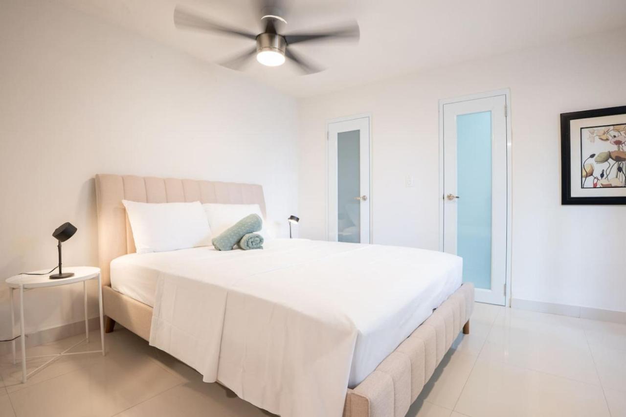 Stylish Studio Just Steps from Condado Beach and Top Restaurants - Chambres d'hôtes San Juan