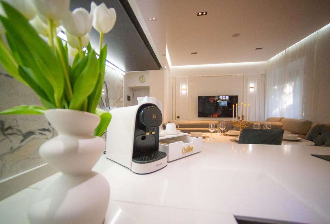 AURUM RESIDENCE Free Parking near Station and Arena - B&B Verona