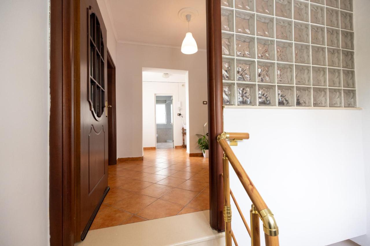 Vila 19 Apartment - Bed and Breakfast Tirana