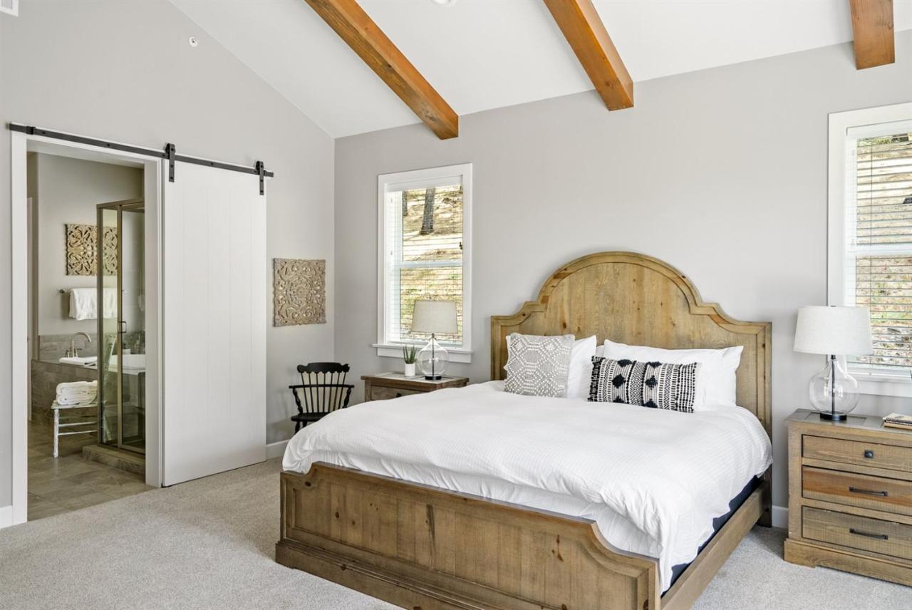 Luxurious, Modern Farmhouse in Wine Country - B&B Atascadero