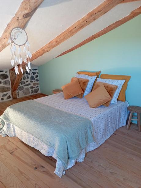 Standard Double Room with Shared Bathroom
