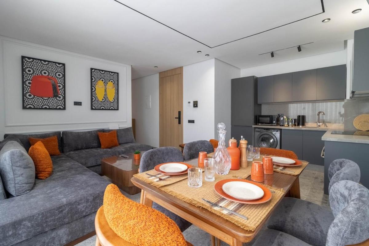 Elegant 2 BR Apartment in Downtown Casa - parking - fiber optic - Chambres d'hôtes Casablanca