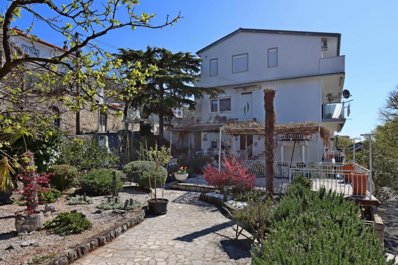 Apartments with parking space Dramalj, Crikvenica - 25195 - B&B Crikvenica