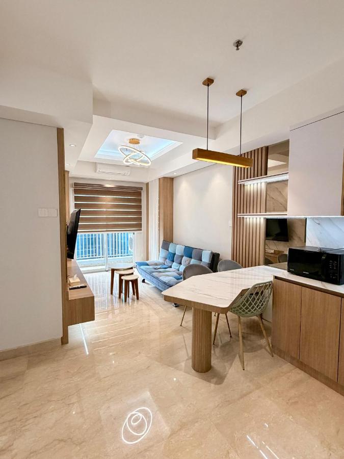 Homey & Cozy Staycation Podomoro Apartment - Strategic Location - Chambres d'hôtes Medan