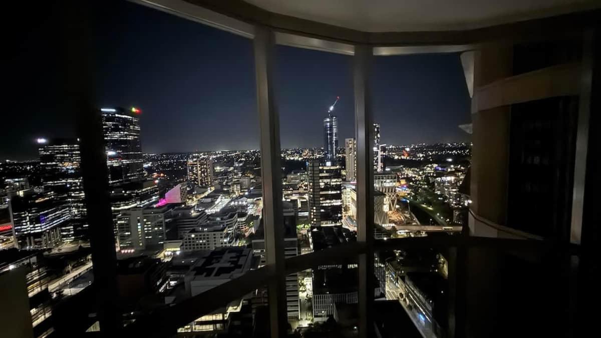 High Rise Luxury With Skyline Views - B&B Sydney