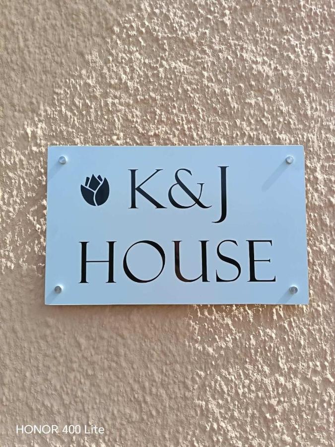 K&J House - Ferienwohnung Dídyma