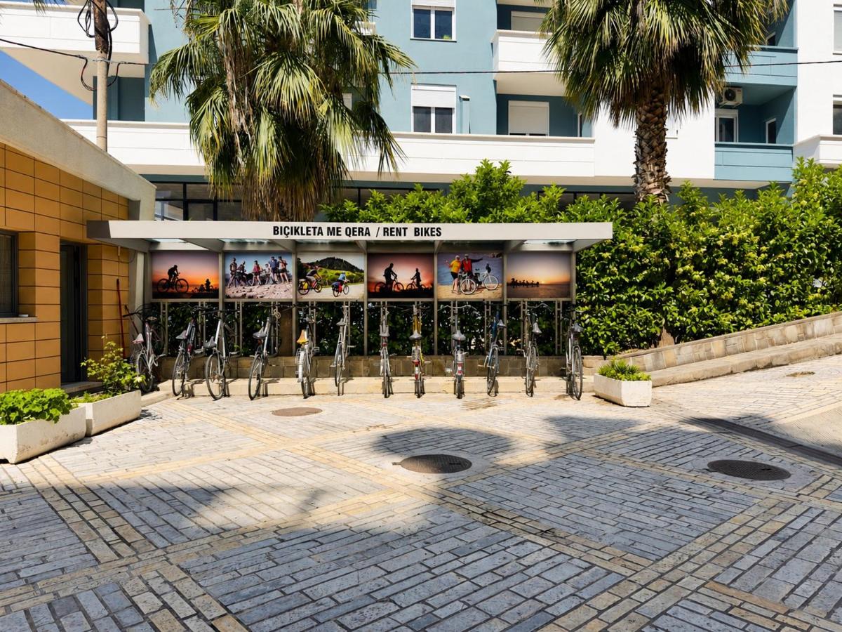 Vlorë - Sunny apartment in the Diamond Hill resort complex - by GGpremiumstays - 2 double bedrooms with balcony - Private parking - Chambres d'hôtes Vlora