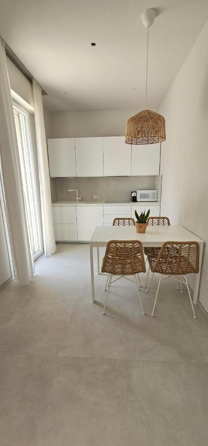 Nuovo appartamento moderno con parcheggio, a 200m dal mare, aria condizionata - B&B Rimini