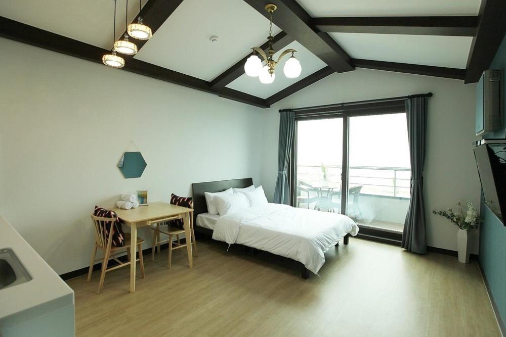 Anmyeondo You and I Pension - B&B Taian