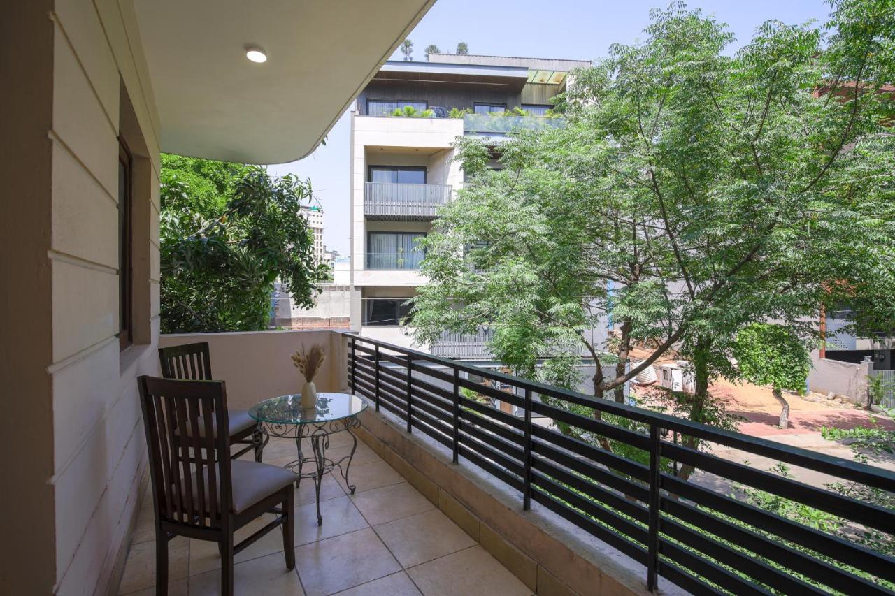BedChambers Serviced Apartments, Sushant Lok - Bed and Breakfast Gurgaon