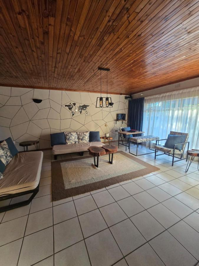 Los Cinco Guest House - B&B Nelspruit