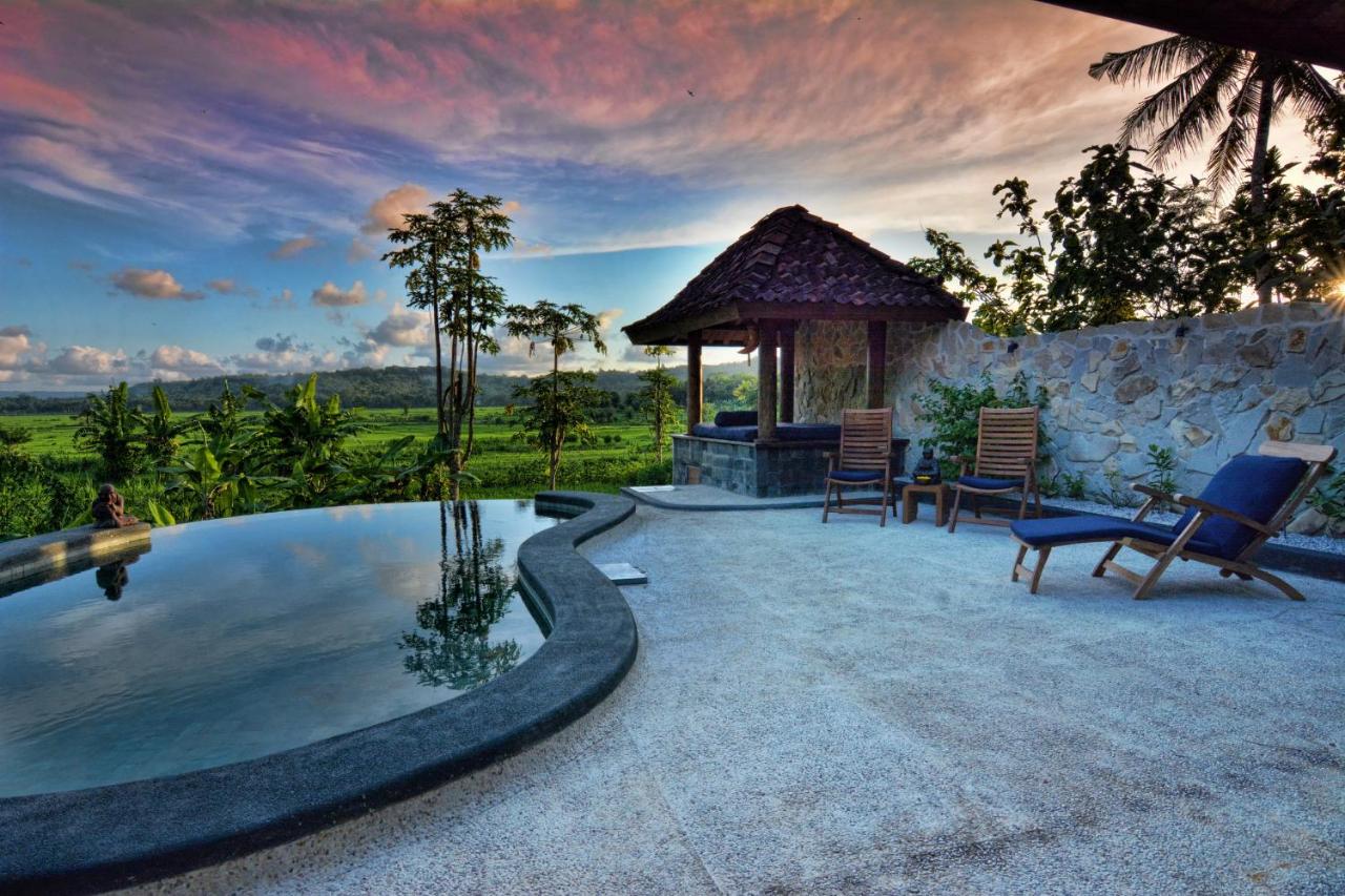 B&B Yogyakarta - Villa Blue Steps - Bed and Breakfast Yogyakarta