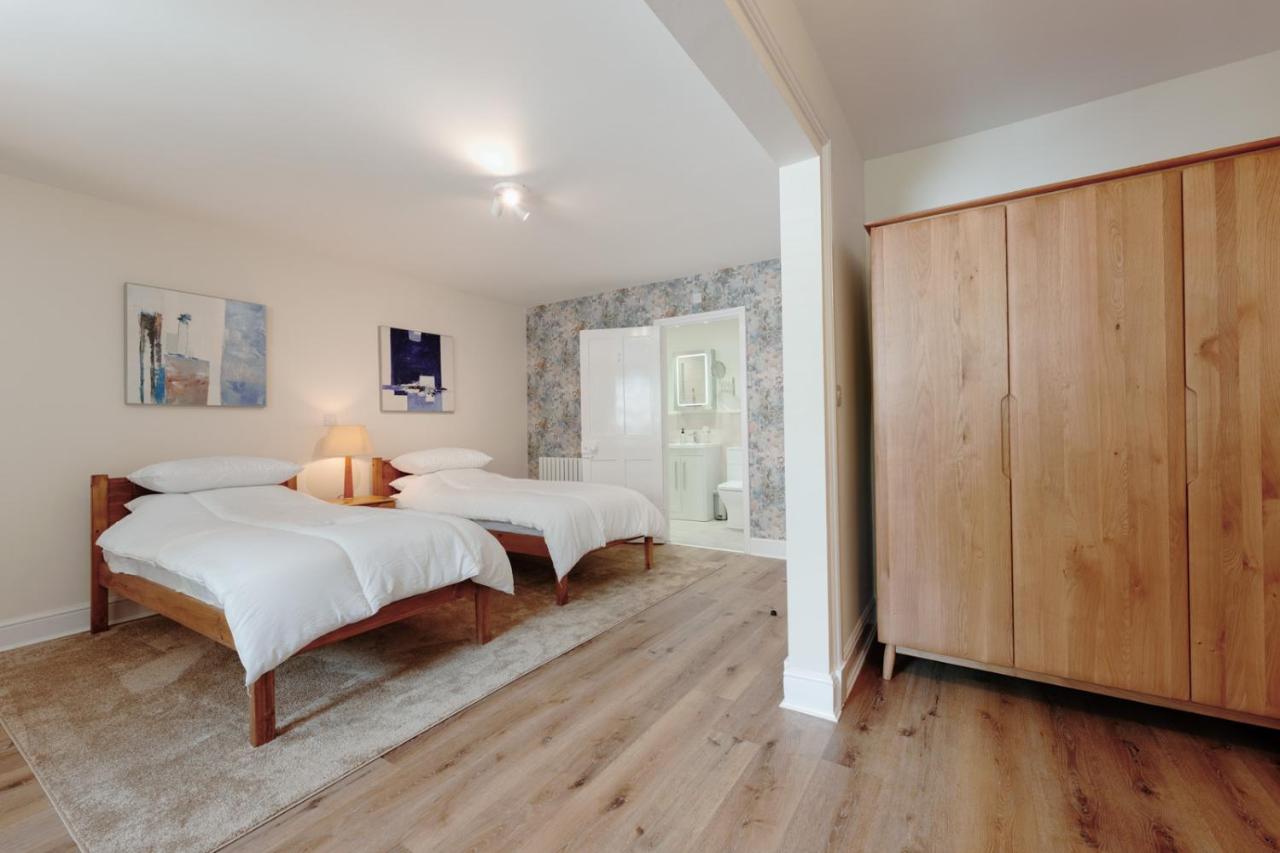 Clifton Downs Views • Refined 2-bed Flat - B&B Bristol