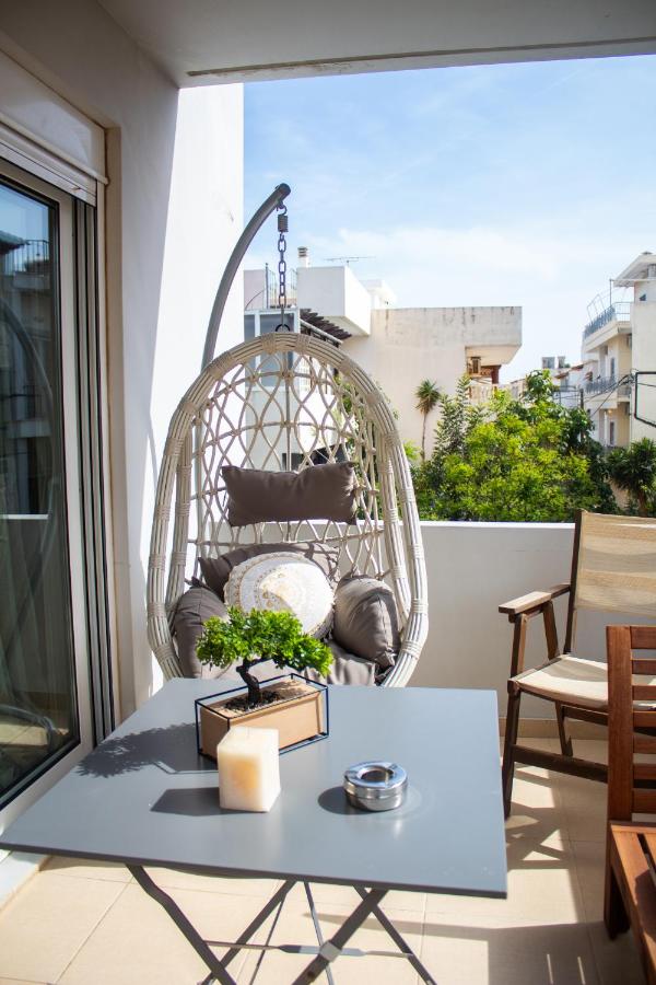 EMVI Cozy Seaside Apartment near Athens Airport - Chambres d'hôtes Artémida