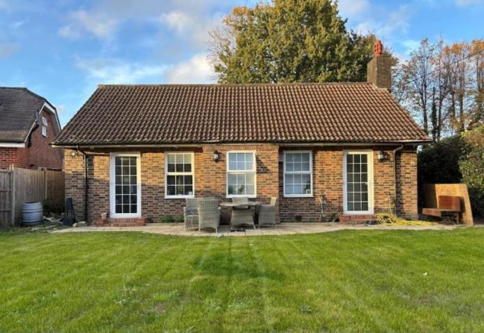 Cosy Cottage - B&B Crawley