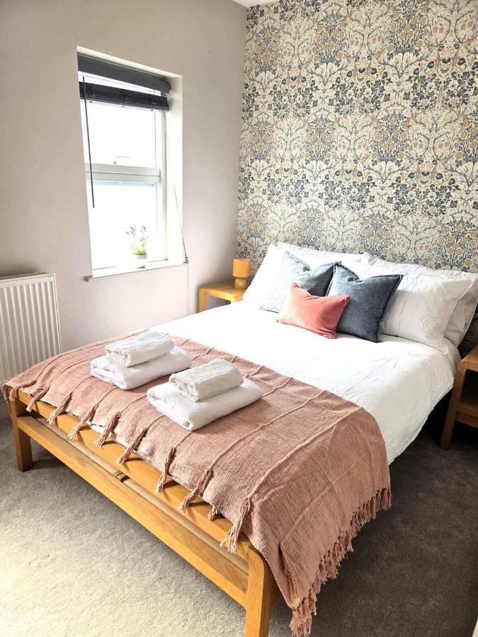 Cosy Cheltenham Retreat, Prime Location, Parking - B&B Cheltenham