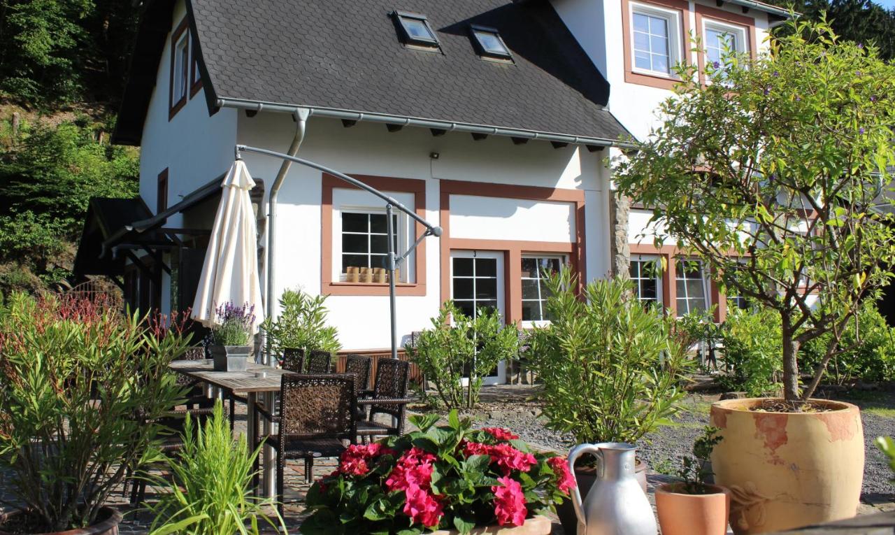 Eifel-Quartiere "Pension Müscher Bahnhof" - Chambres d'hôtes Müsch