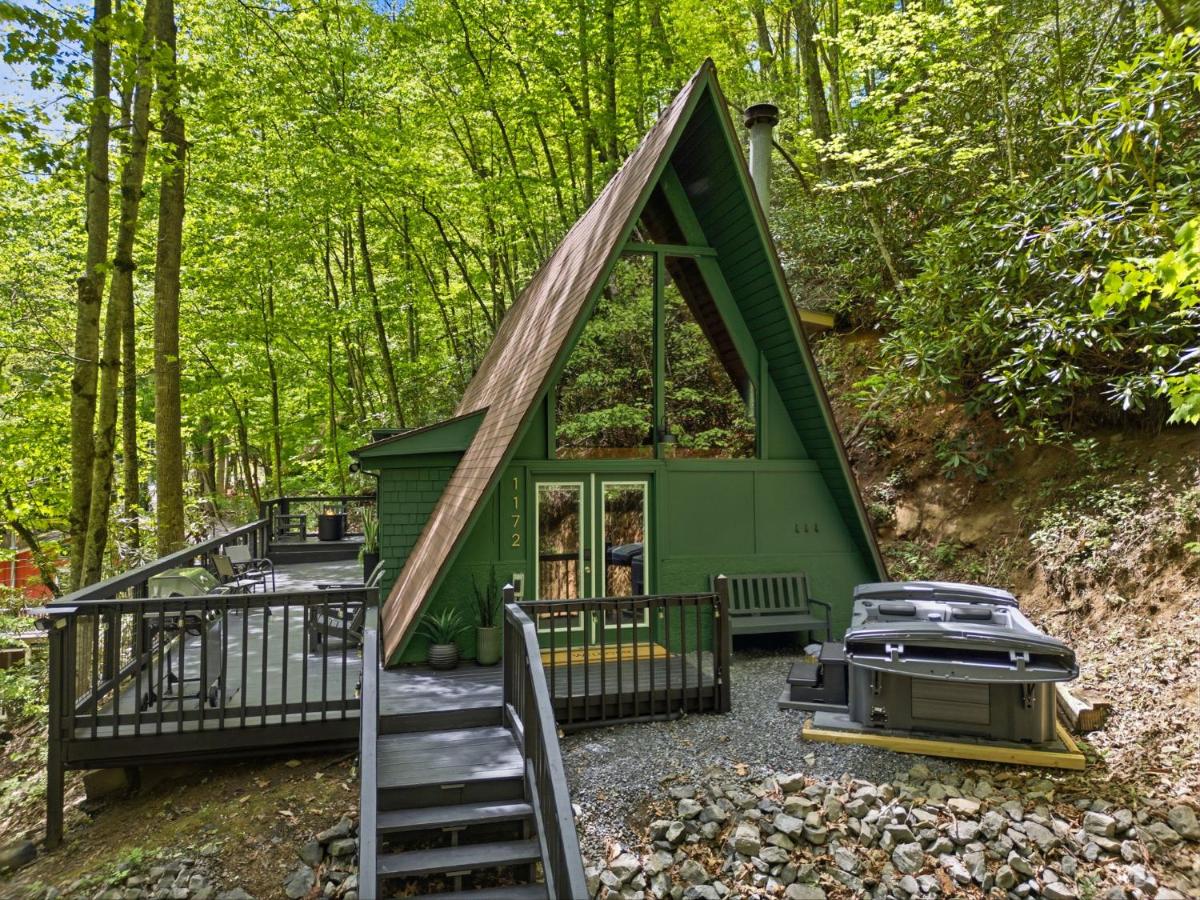 A frame chalet close to National Park and OBER - B&B Gatlinburg