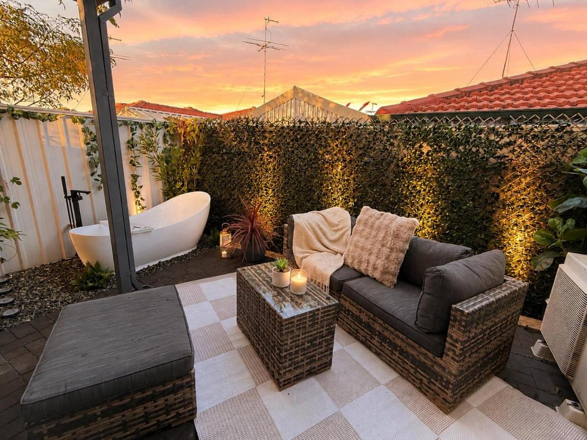 Glamorous Getaway - B&B Mandurah