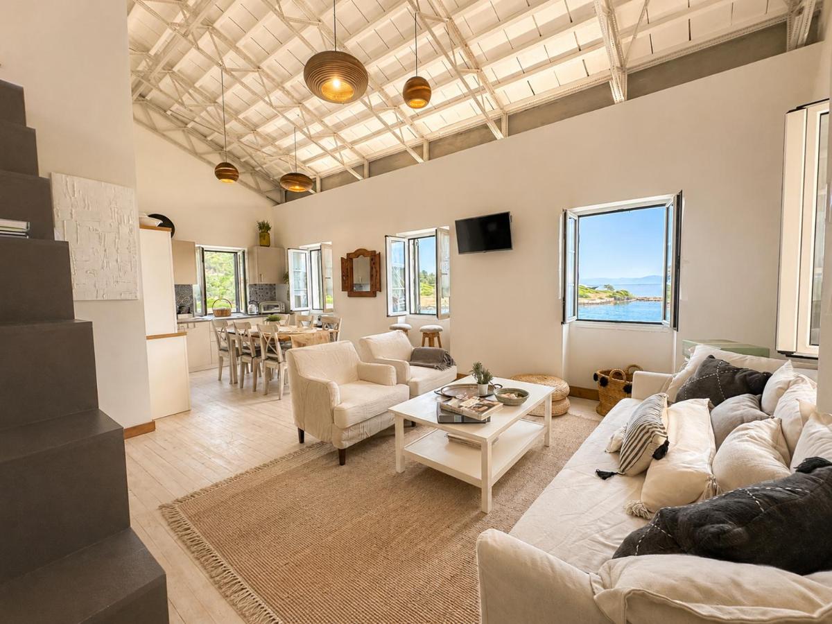 Locanda Paxos 18th Century Heritage Home with Seaview - B&B Gáïos