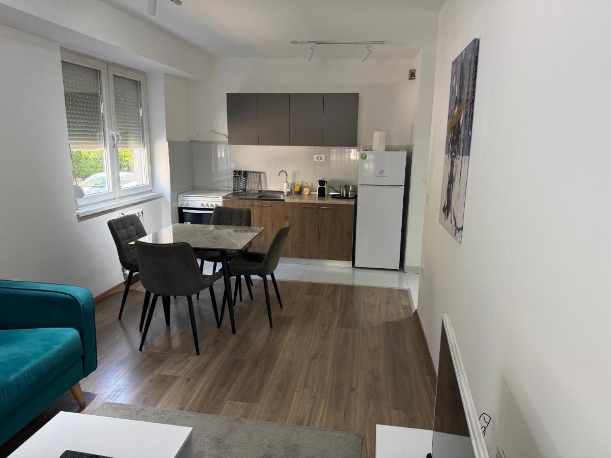 Skopje Apartments near central Bus Station JK APARTMENTS - Chambres d'hôtes Skopje