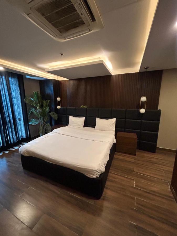 Heritage Suites DHA - Gold Crest Mall Defence Lahore - Bed and Breakfast Lahore