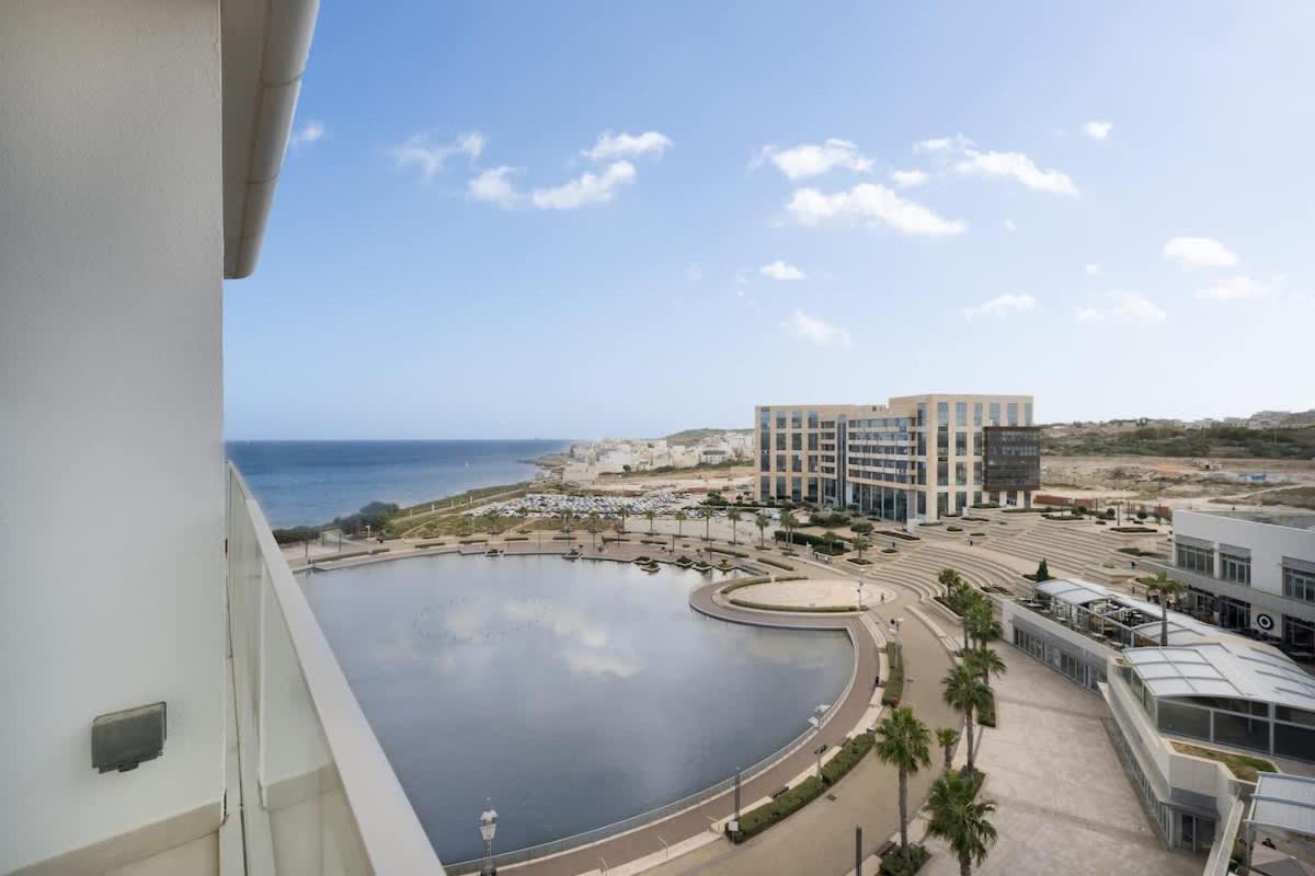 The Shoreline Residence Luxury Seaview Apartment by PMI Malta - Chambres d'hôtes Santu Pietru