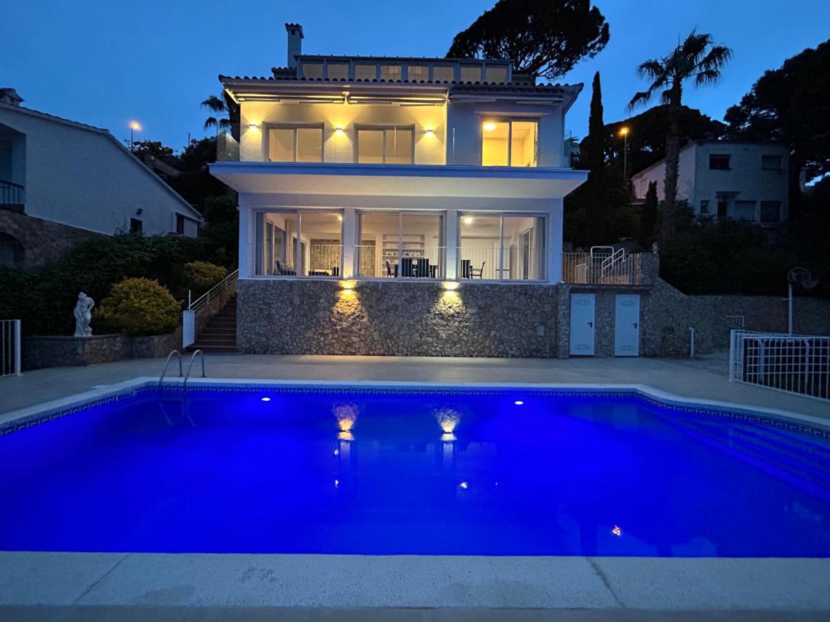 Villa La Gavina Sea View Pool and Beaches - Bed and Breakfast Blanes