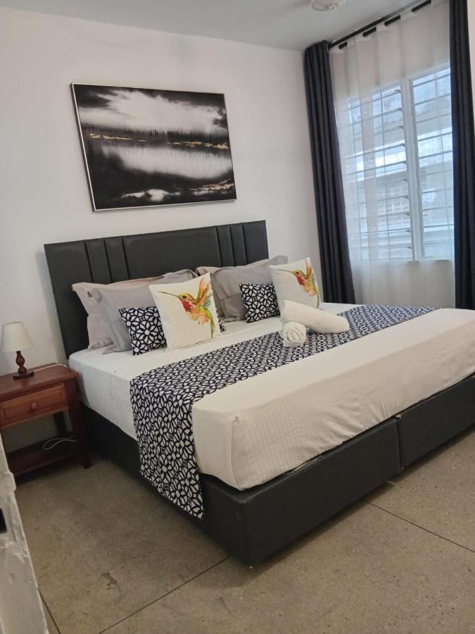 Spacious 2BR Apartment in Mombasa CBD with Park Views by Luxe Stays - Ferienwohnung Mombasa