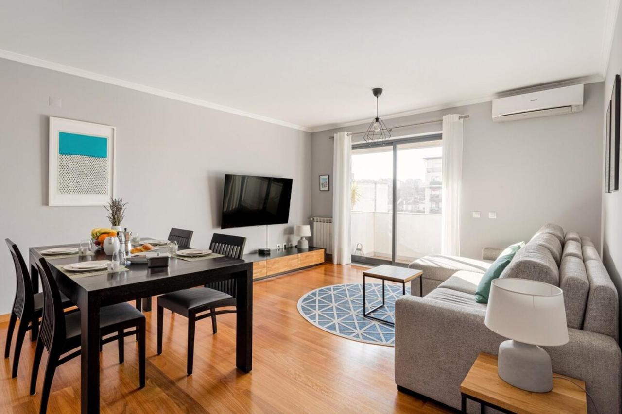 Elegant Flat in Benfica - 10 min to City Center - Bed and Breakfast Lissabon