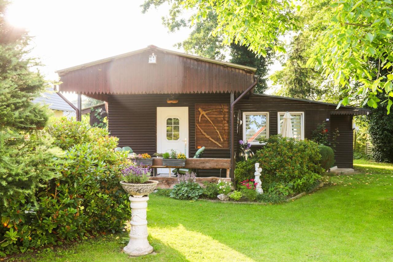 Bungalows Lievert mit Terrasse und Grillmöglichkeit - B&B Trassenheide