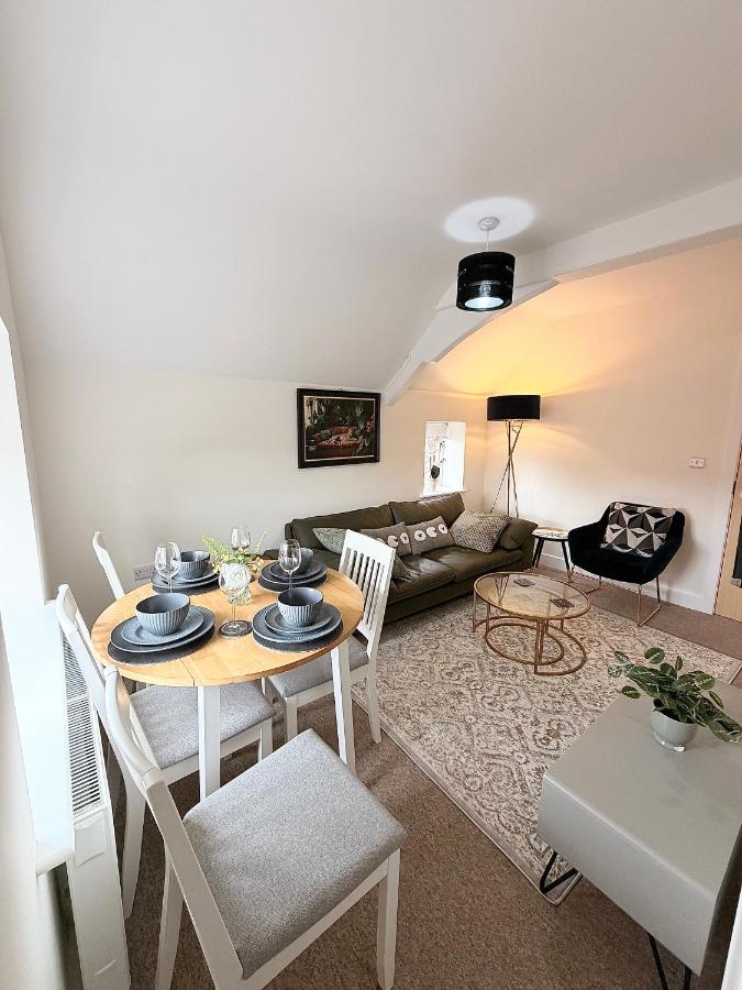 Flat 2, Spacious & Modern Apartment - Ferienwohnung Fakenham