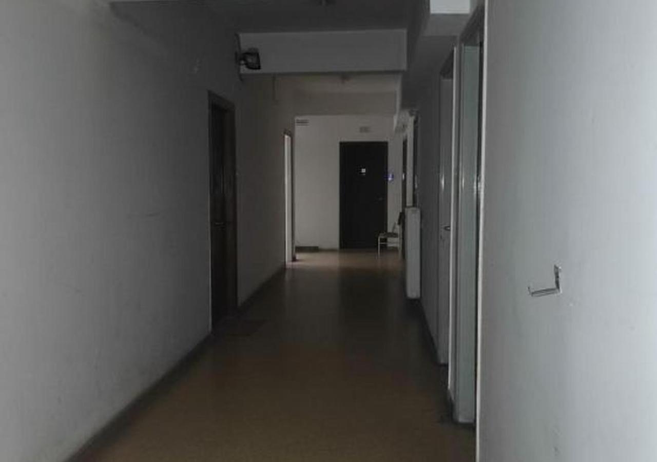 Generous Studio Syntagma l Worn Building Entrance - B&B Atenas
