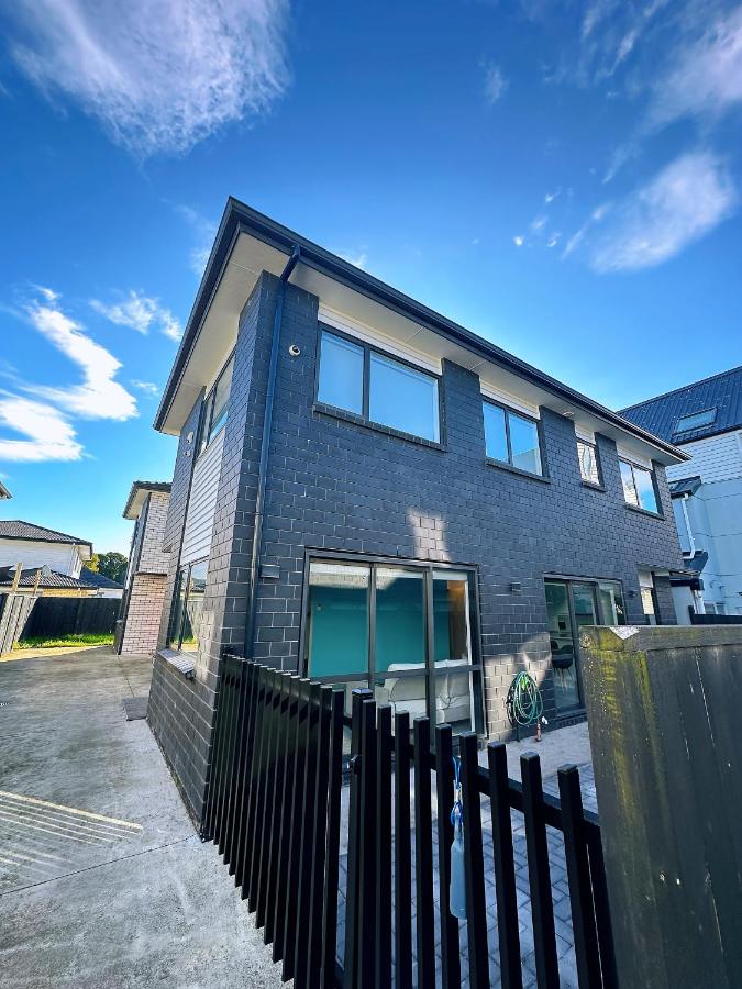Brand New 3BR v Beach&Train Walk v Courtyard Garage - Ferienwohnung Auckland