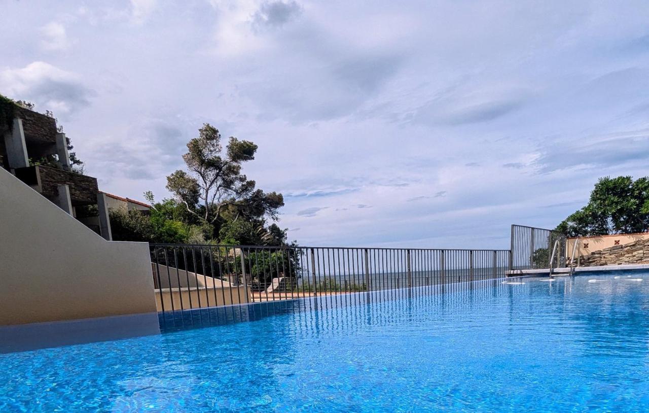 Berenice Collioure - Large Sea View Terrace, Pool, Cove & Parking - Chambres d'hôtes Collioure