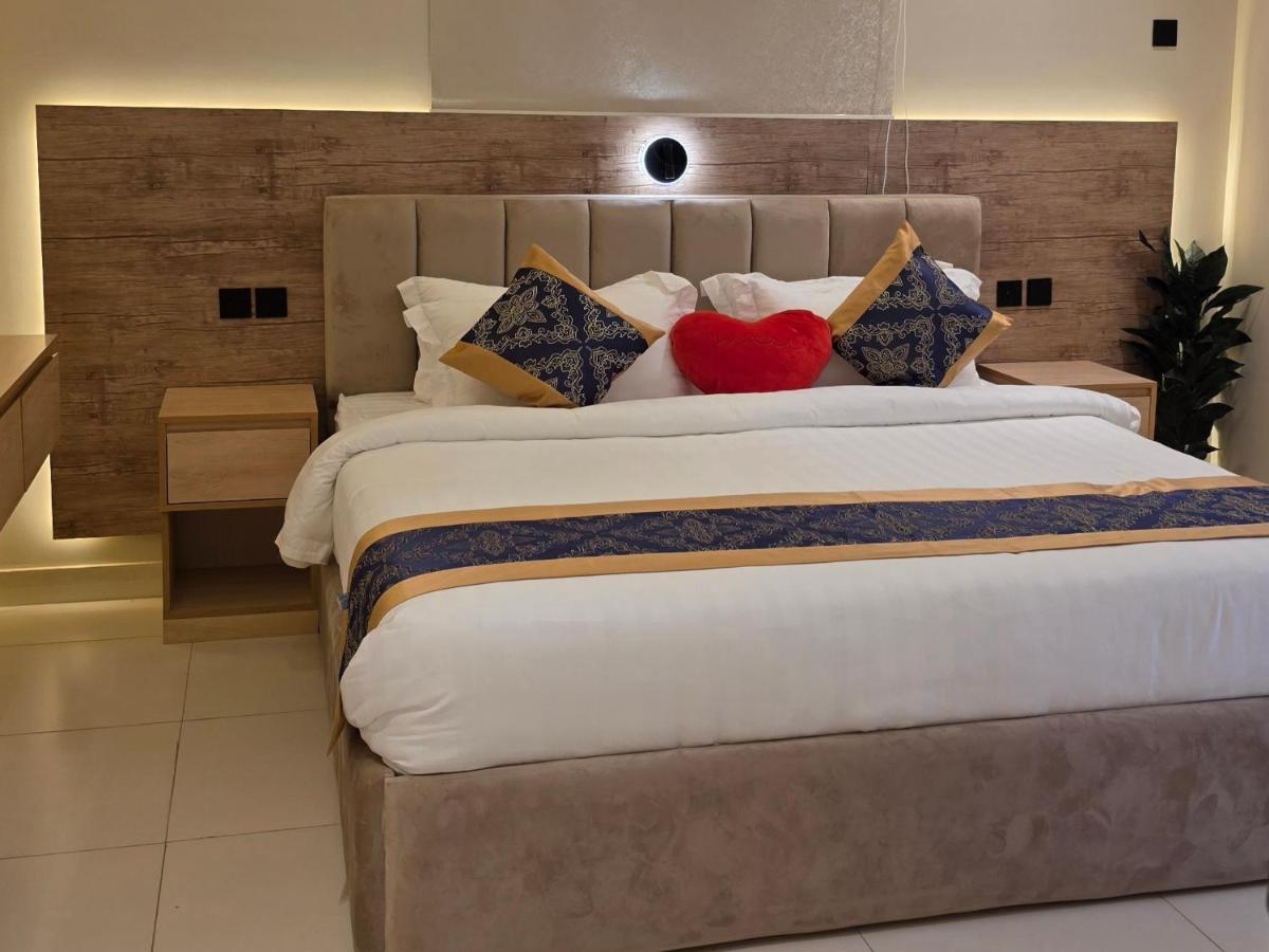 Two-Bedroom Deluxe Apartment with Balcony