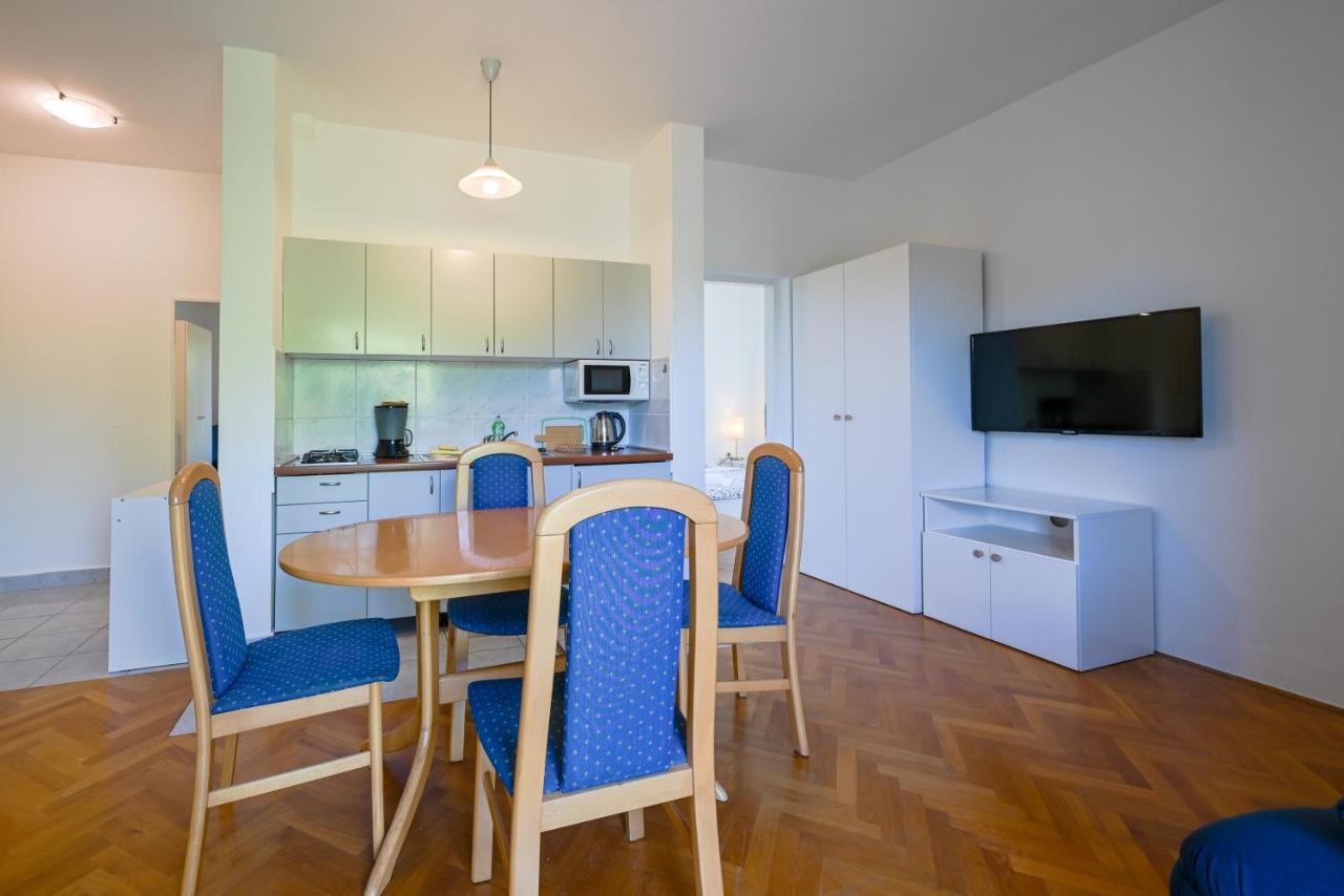 Apartamento con balcón