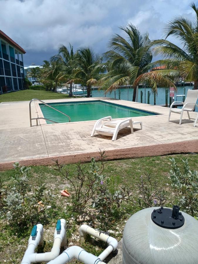 One bedroom on Atlantic waters with dock n boat access - B&B Puerto Libre