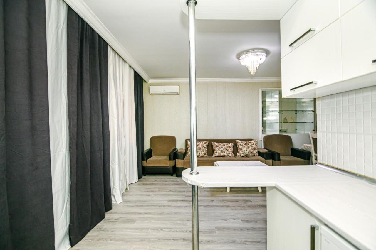 Hollywood Apartment İn The Targovu - Chambres d'hôtes Bakou