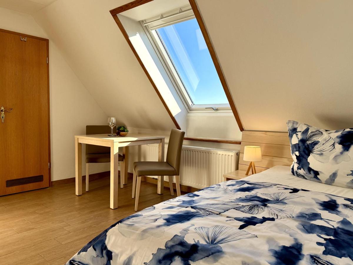 Gästezimmer 6 - Pension vorm Darß - Chambres d'hôtes Hirschburg