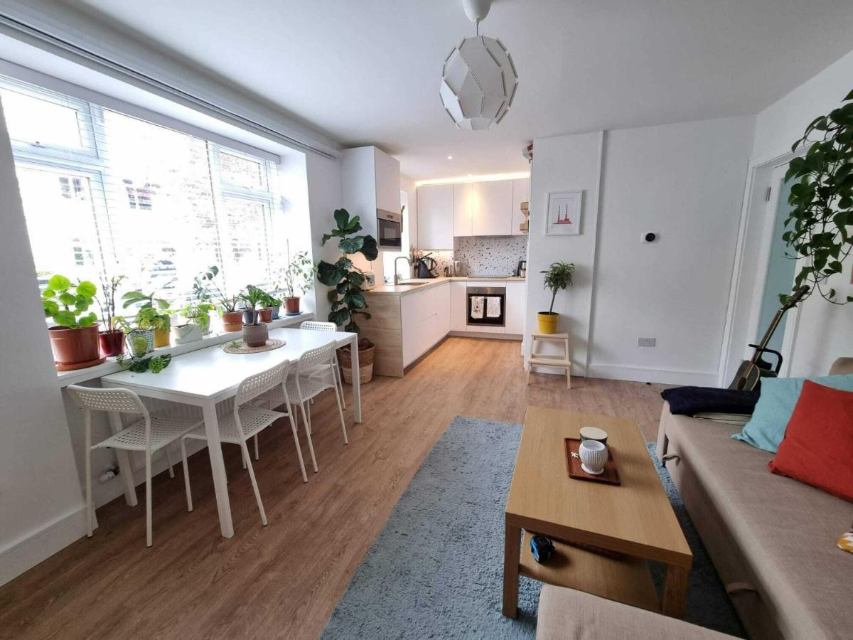 Charming Sandymount APT Sleeps 4 - B&B Dublin