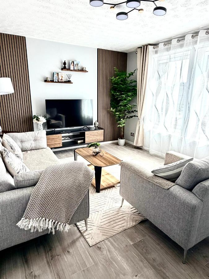 Modern Aberdeen City Centre Virginia Street 2-Bed Apartment near Harbour with Free Parking - Chambres d'hôtes Aberdeen