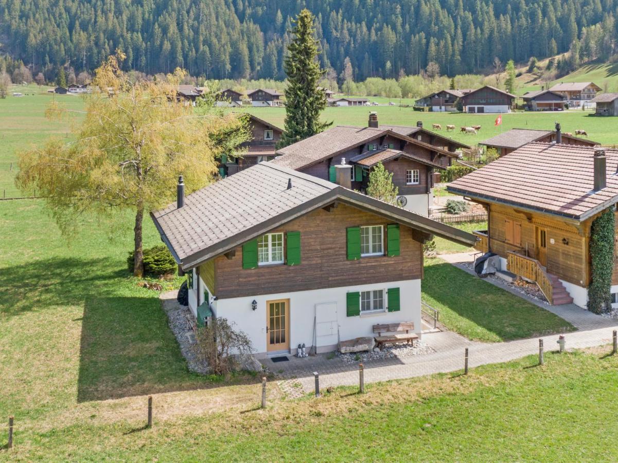 Sonniges Chalet mit fantastischem Bergblick - B&B Lenk